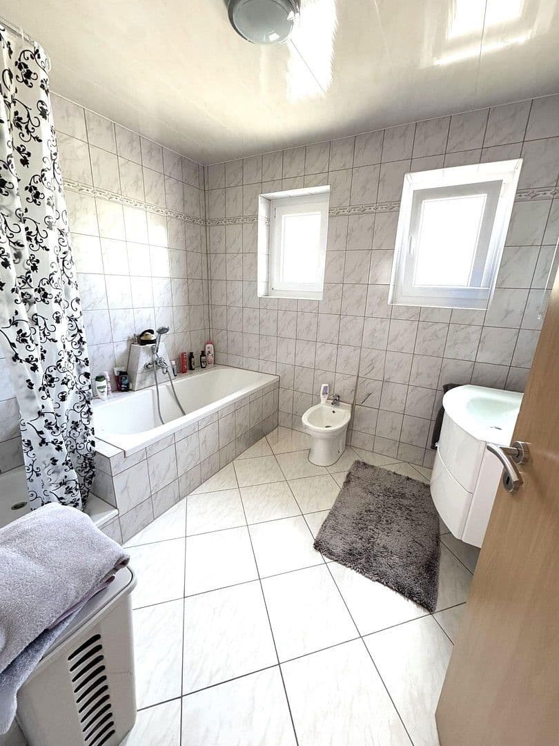 Predaj domu 190 m², pozemek 876 m², Wellendingen, Bádensko-Wurttembersko Predaj domu 190 m², pozemek 876 m², Wellendingen, Bádensko-Wurttembersko