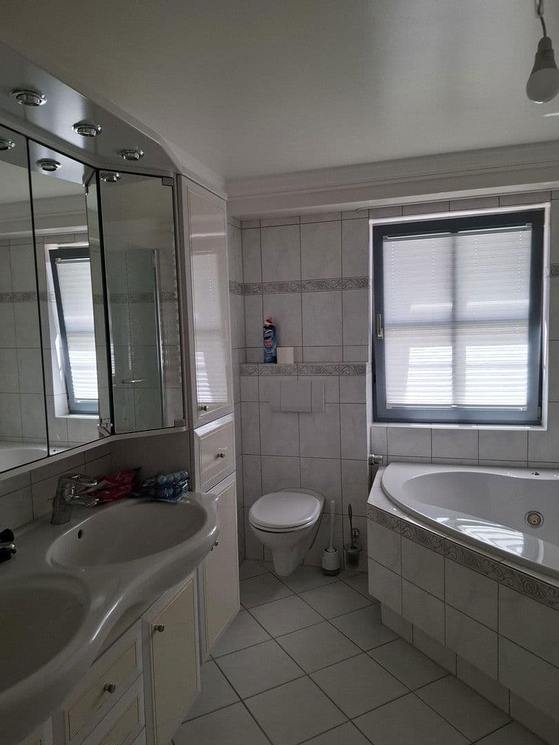 Prenájom bytu 2-izbový 75 m², Wimsheim, Bádensko-Wurttembersko Prenájom bytu 2-izbový 75 m², Wimsheim, Bádensko-Wurttembersko