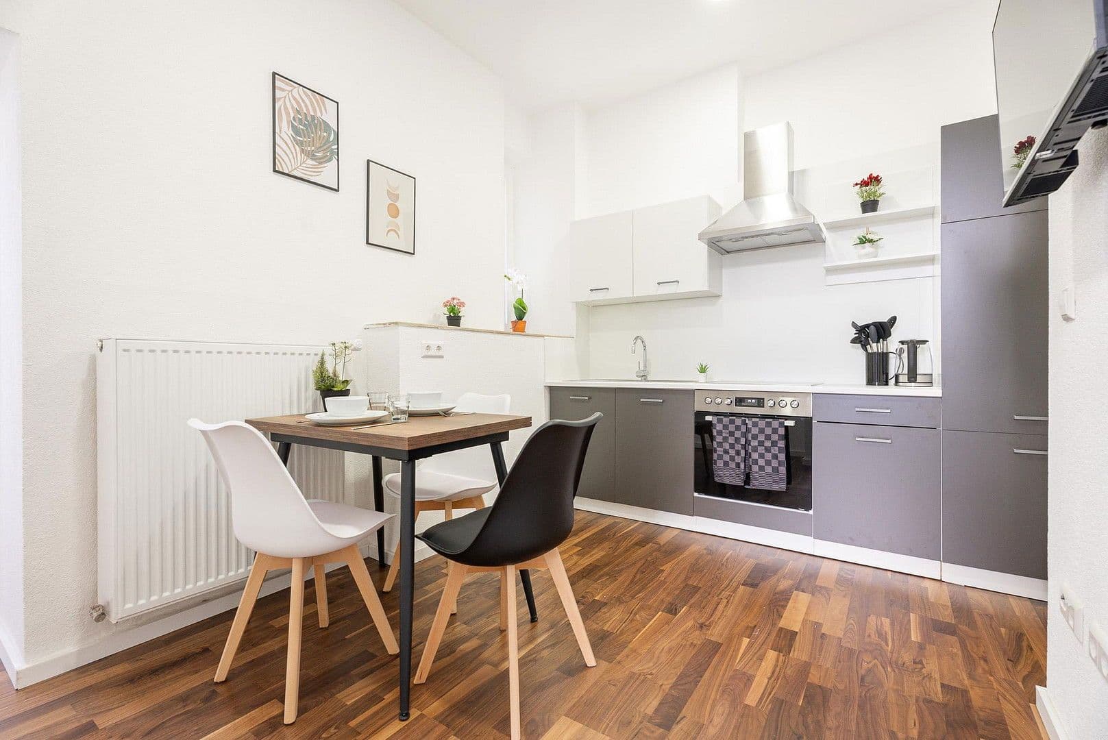 Prenájom bytu 3-izbový 50 m², Wilhelmstrasse 11, Heilbronn, Bádensko-Wurttembersko Prenájom bytu 3-izbový 50 m², Wilhelmstrasse 11, Heilbronn, Bádensko-Wurttembersko