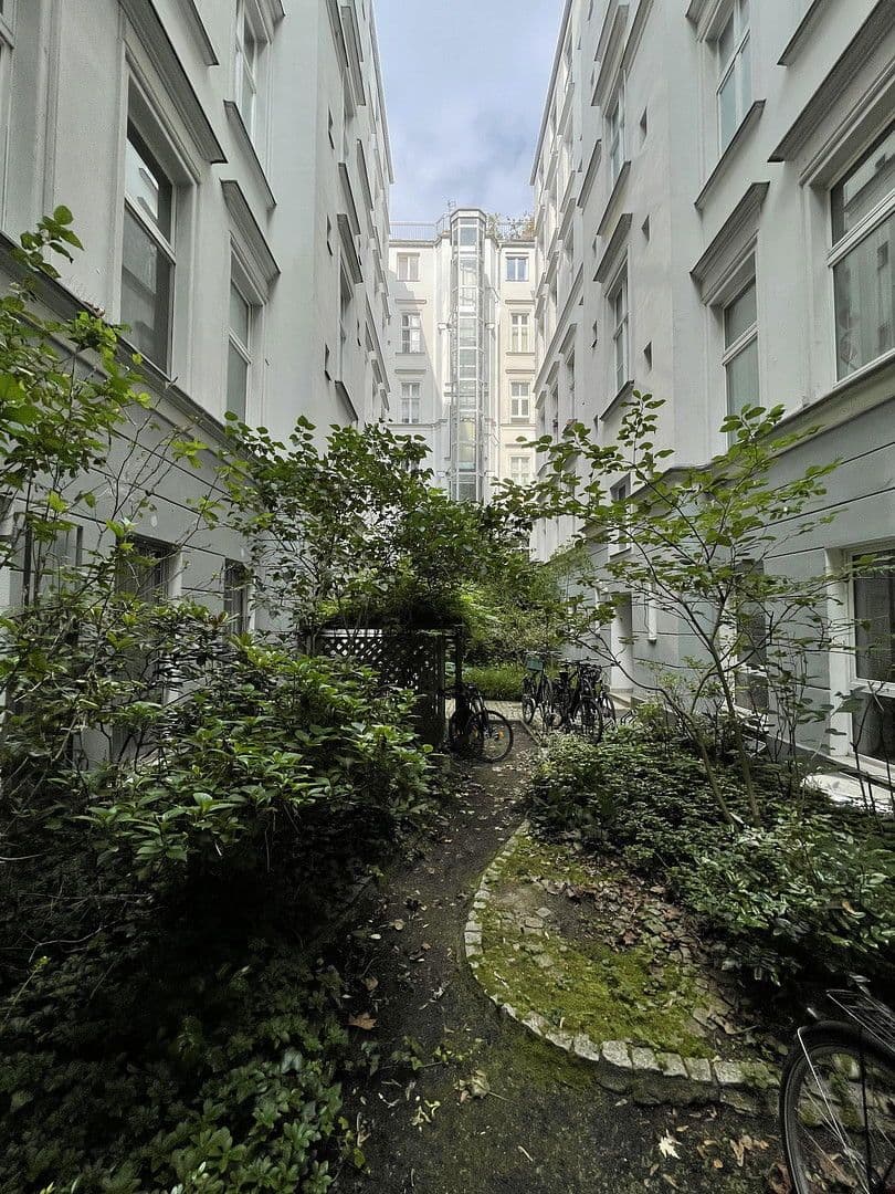 Predaj bytu 2-izbový 75 m², Keithstraße 16, Berlin, Berlín Predaj bytu 2-izbový 75 m², Keithstraße 16, Berlin, Berlín