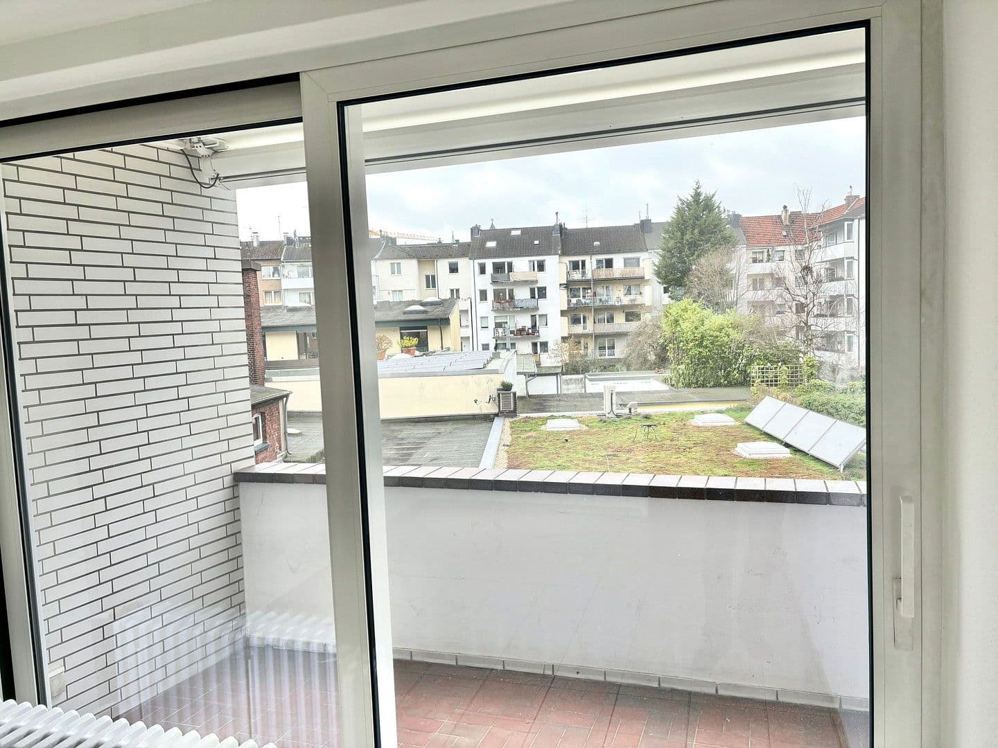 Prenájom bytu 2-izbový 52 m², Schloßstraße 58, Düsseldorf, Severné Porýnie - Westfálsko Prenájom bytu 2-izbový 52 m², Schloßstraße 58, Düsseldorf, Severné Porýnie - Westfálsko