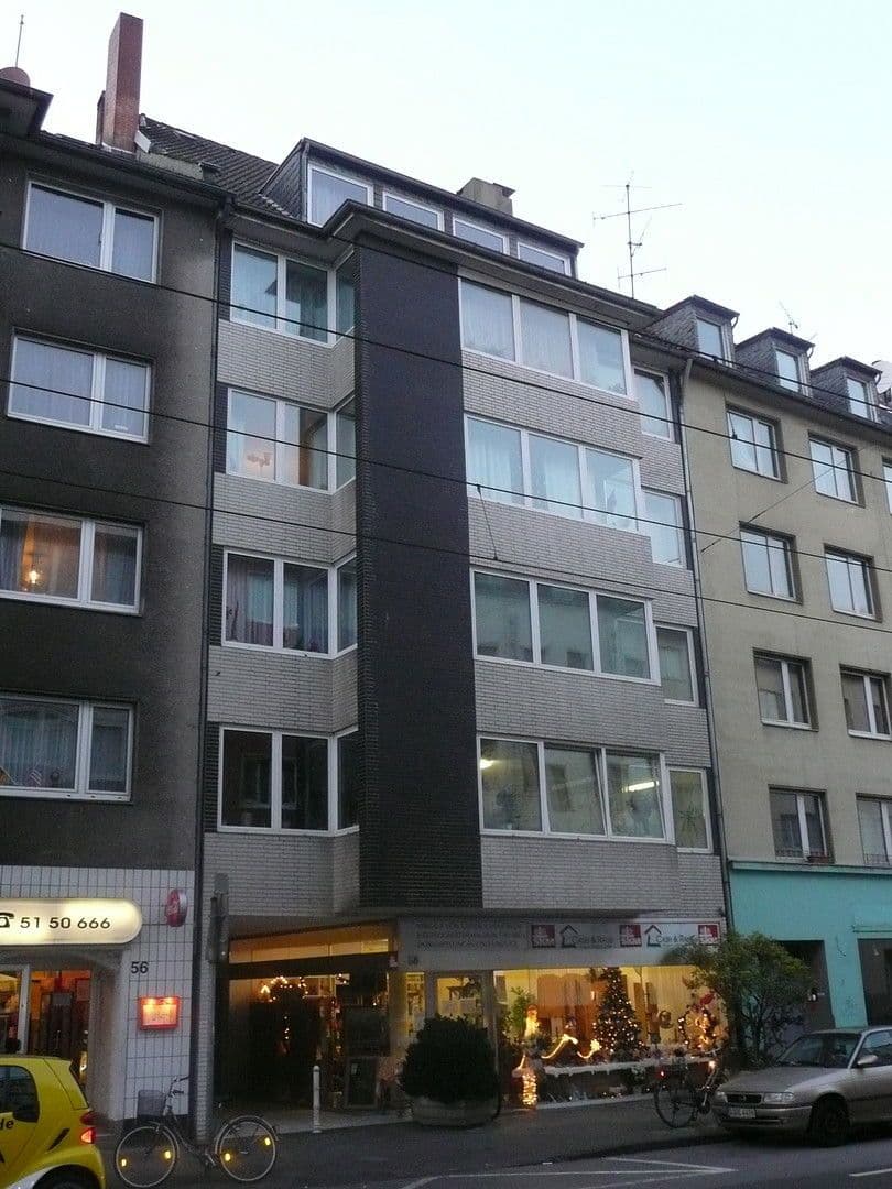 Prenájom bytu 2-izbový 52 m², Schloßstraße 58, Düsseldorf, Severné Porýnie - Westfálsko Prenájom bytu 2-izbový 52 m², Schloßstraße 58, Düsseldorf, Severné Porýnie - Westfálsko