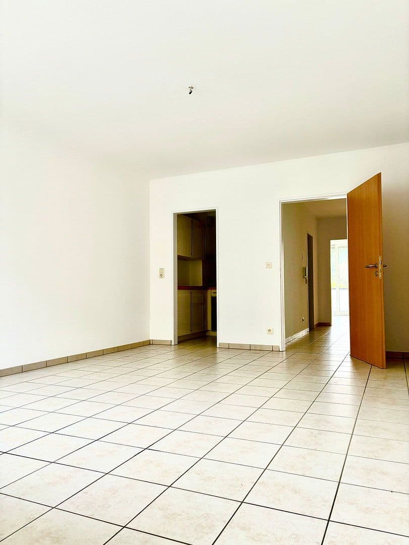 Prenájom bytu 2-izbový 52 m², Schloßstraße 58, Düsseldorf, Severné Porýnie - Westfálsko Prenájom bytu 2-izbový 52 m², Schloßstraße 58, Düsseldorf, Severné Porýnie - Westfálsko