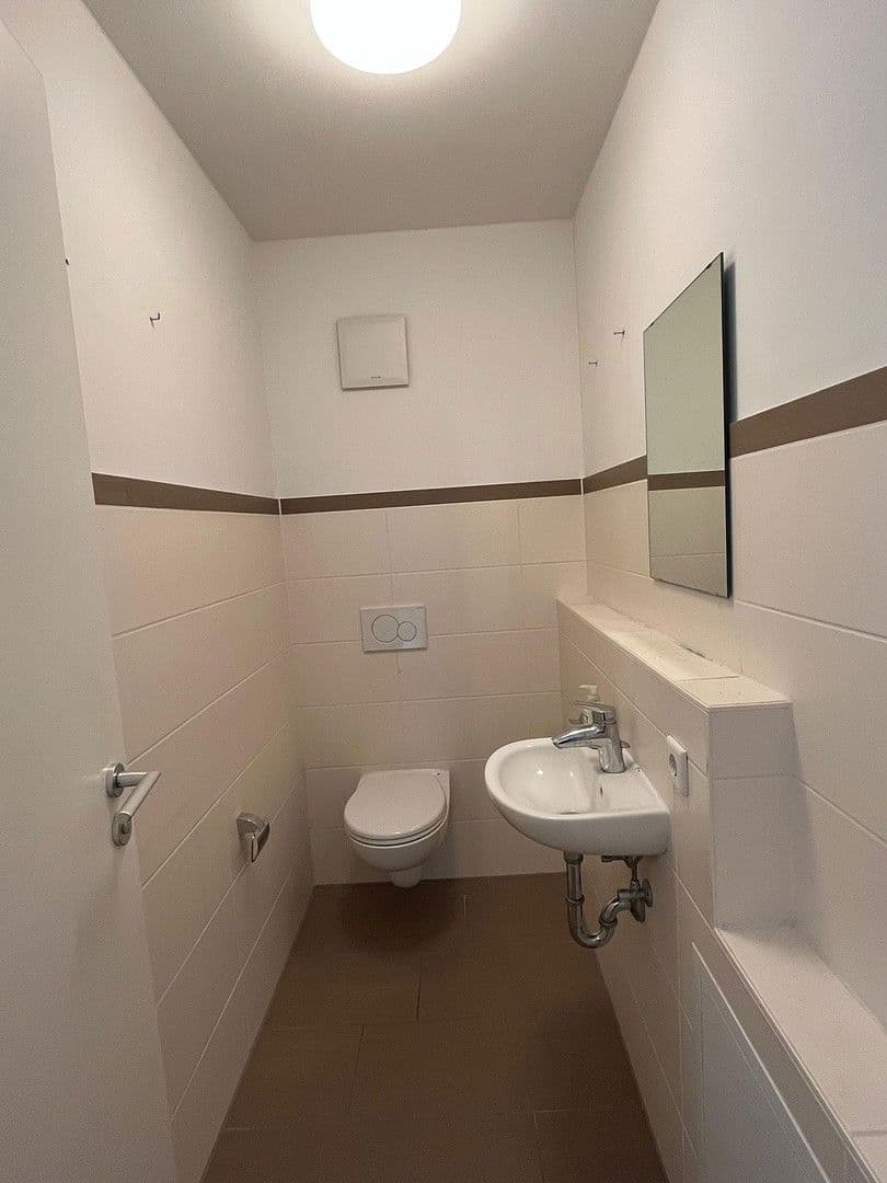 Prenájom bytu 3-izbový 90 m², Niedermayerstr. 62, Landshut, Bavorsko Prenájom bytu 3-izbový 90 m², Niedermayerstr. 62, Landshut, Bavorsko