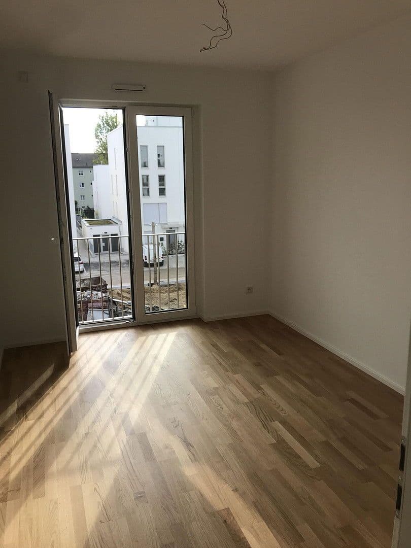 Prenájom bytu 3-izbový 82 m², Regensburg, Bavorsko Prenájom bytu 3-izbový 82 m², Regensburg, Bavorsko