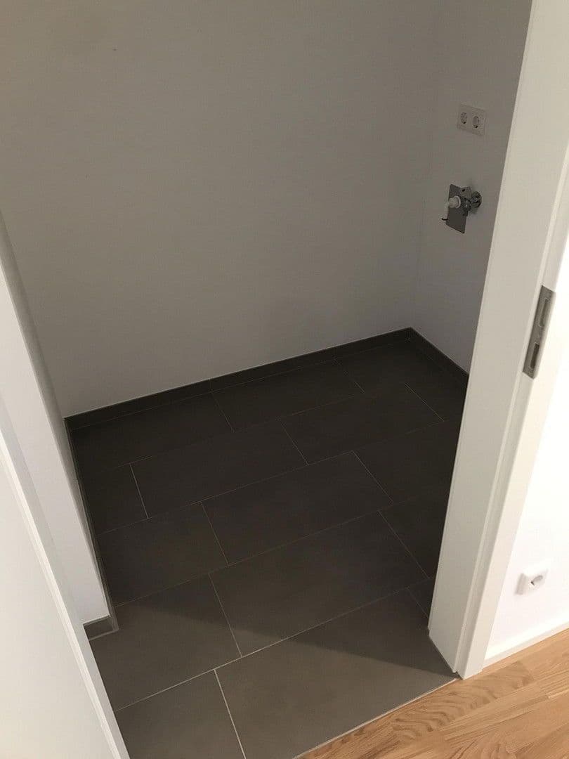 Prenájom bytu 3-izbový 82 m², Regensburg, Bavorsko Prenájom bytu 3-izbový 82 m², Regensburg, Bavorsko