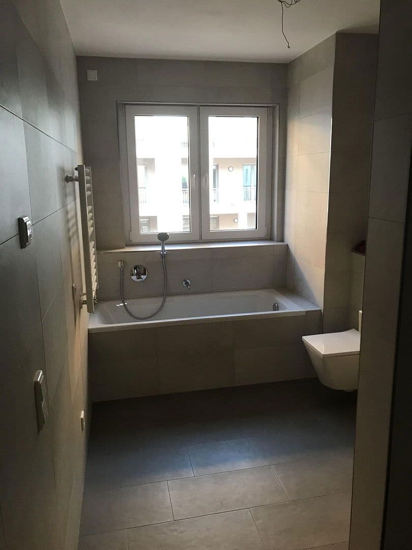 Prenájom bytu 3-izbový 82 m², Regensburg, Bavorsko Prenájom bytu 3-izbový 82 m², Regensburg, Bavorsko