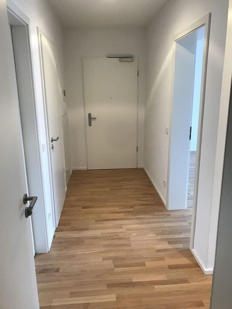 Prenájom bytu 3-izbový 82 m², Regensburg, Bavorsko Prenájom bytu 3-izbový 82 m², Regensburg, Bavorsko