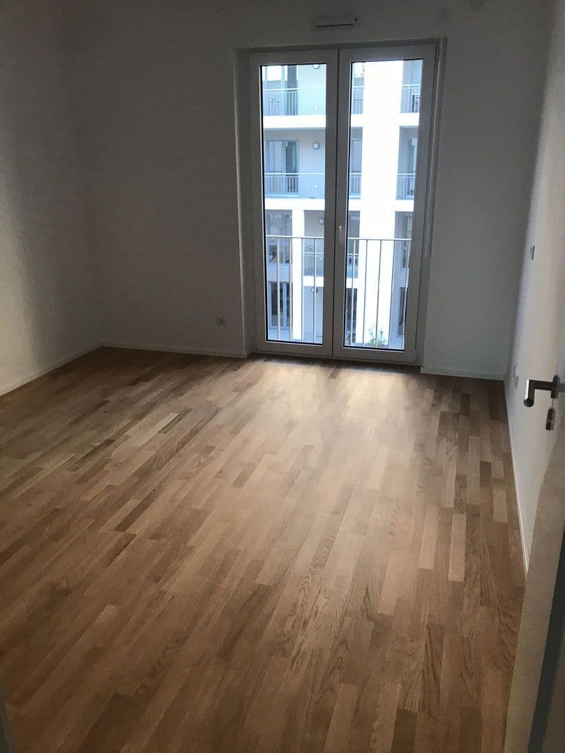 Prenájom bytu 3-izbový 82 m², Regensburg, Bavorsko Prenájom bytu 3-izbový 82 m², Regensburg, Bavorsko