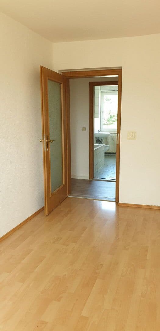 Prenájom bytu 5-izbový 110 m², Nordstr. 58d, Seifhennersdorf, Sasko Prenájom bytu 5-izbový 110 m², Nordstr. 58d, Seifhennersdorf, Sasko