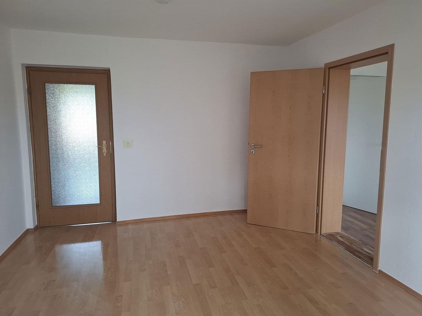 Prenájom bytu 5-izbový 110 m², Nordstr. 58d, Seifhennersdorf, Sasko Prenájom bytu 5-izbový 110 m², Nordstr. 58d, Seifhennersdorf, Sasko