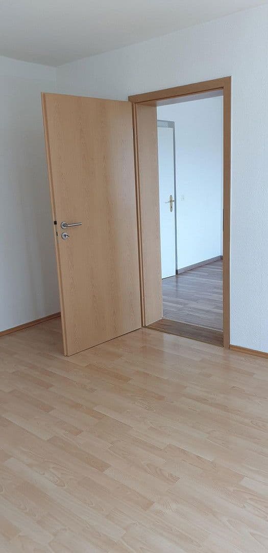 Prenájom bytu 5-izbový 110 m², Nordstr. 58d, Seifhennersdorf, Sasko Prenájom bytu 5-izbový 110 m², Nordstr. 58d, Seifhennersdorf, Sasko