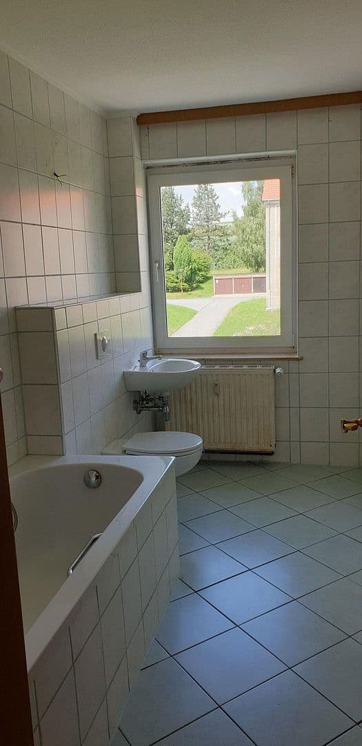 Prenájom bytu 5-izbový 110 m², Nordstr. 58d, Seifhennersdorf, Sasko Prenájom bytu 5-izbový 110 m², Nordstr. 58d, Seifhennersdorf, Sasko