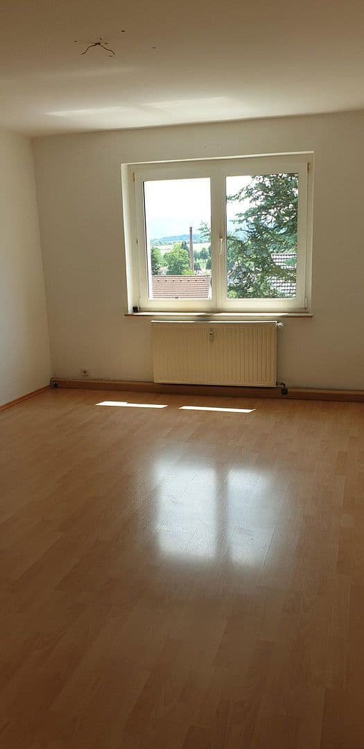 Prenájom bytu 5-izbový 110 m², Nordstr. 58d, Seifhennersdorf, Sasko Prenájom bytu 5-izbový 110 m², Nordstr. 58d, Seifhennersdorf, Sasko