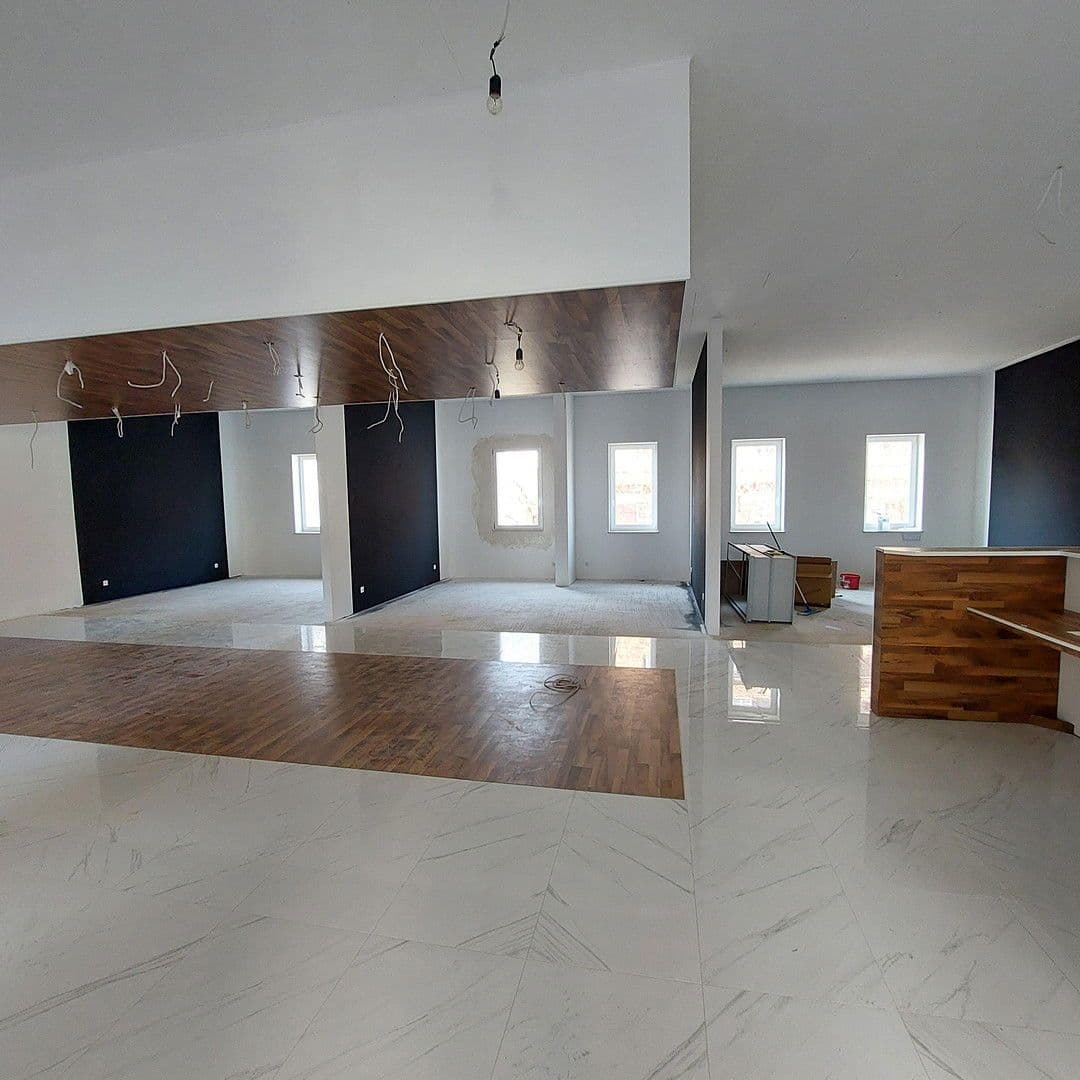 Prenájom kancelárie 180 m², Dettingerstr.1, Kirchheim unter Teck, Bádensko-Wurttembersko Prenájom kancelárie 180 m², Dettingerstr.1, Kirchheim unter Teck, Bádensko-Wurttembersko