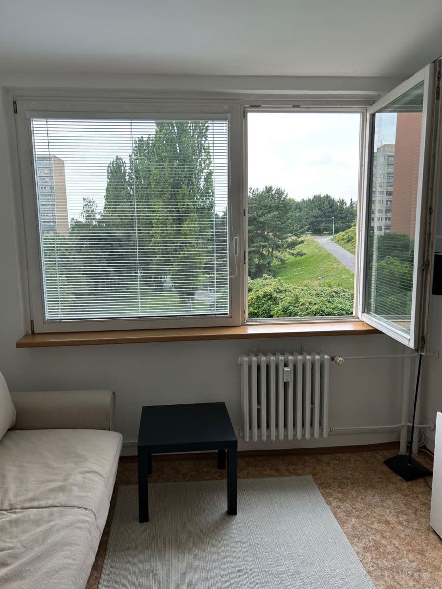 Prenájom bytu 2-izbový 48 m², Ciolkovského, Praha, Praha Prenájom bytu 2-izbový 48 m², Ciolkovského, Praha, Praha