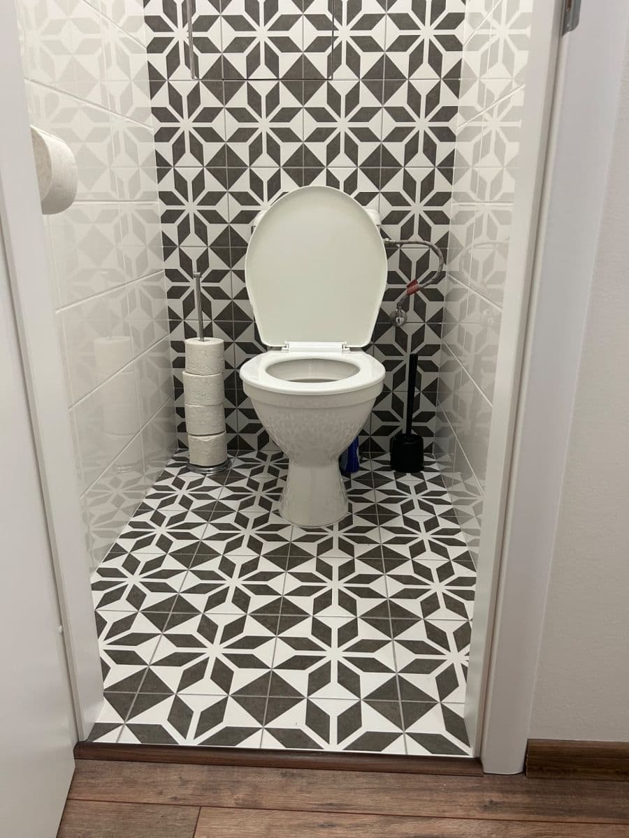 Prenájom bytu 2-izbový 48 m², Ciolkovského, Praha, Praha Prenájom bytu 2-izbový 48 m², Ciolkovského, Praha, Praha