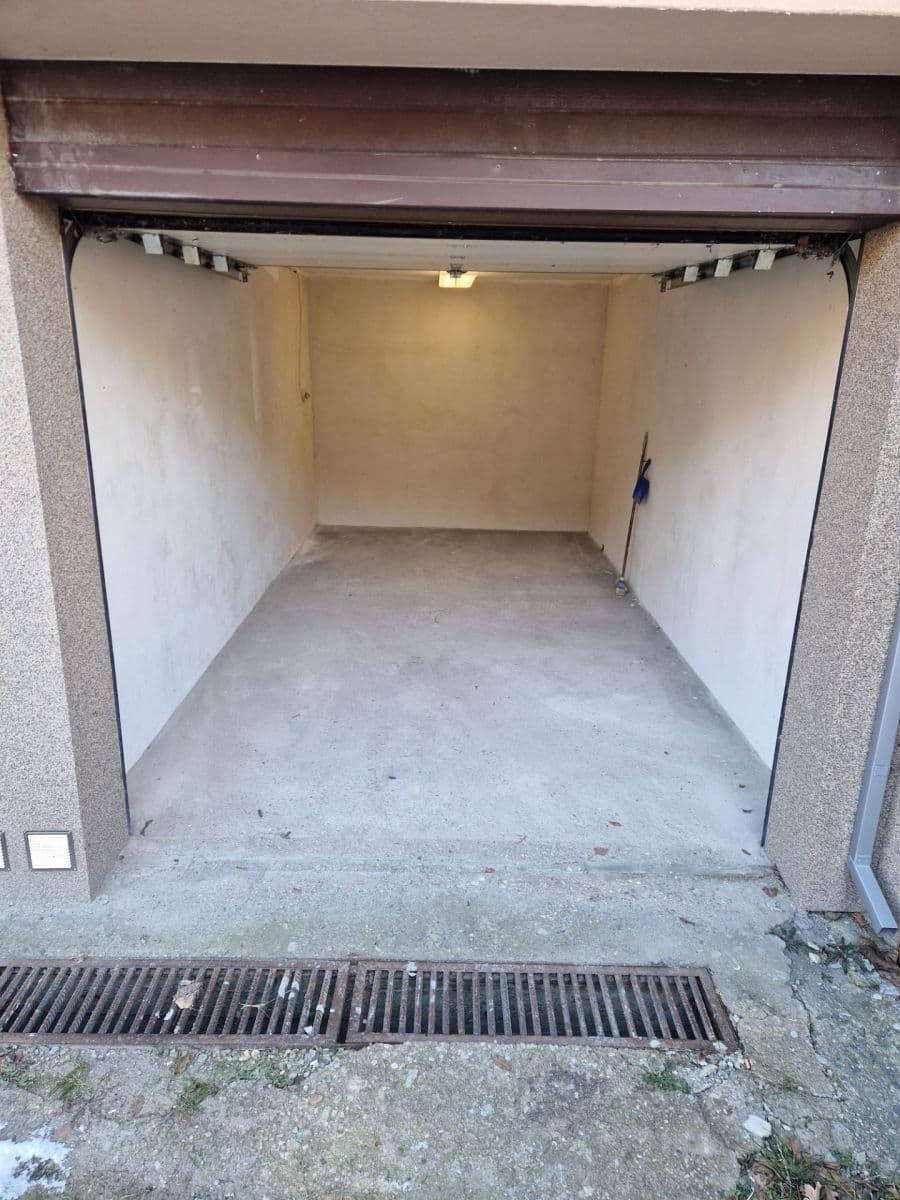 Prenájom garáže 18 m², Lysá nad Labem, Středočeský kraj Prenájom garáže 18 m², Lysá nad Labem, Středočeský kraj