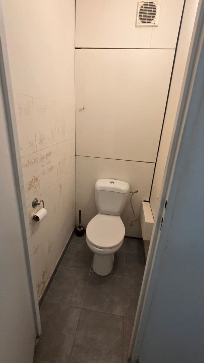 Prenájom bytu 1-izbový 30 m², Hekrova, Praha, Praha Prenájom bytu 1-izbový 30 m², Hekrova, Praha, Praha