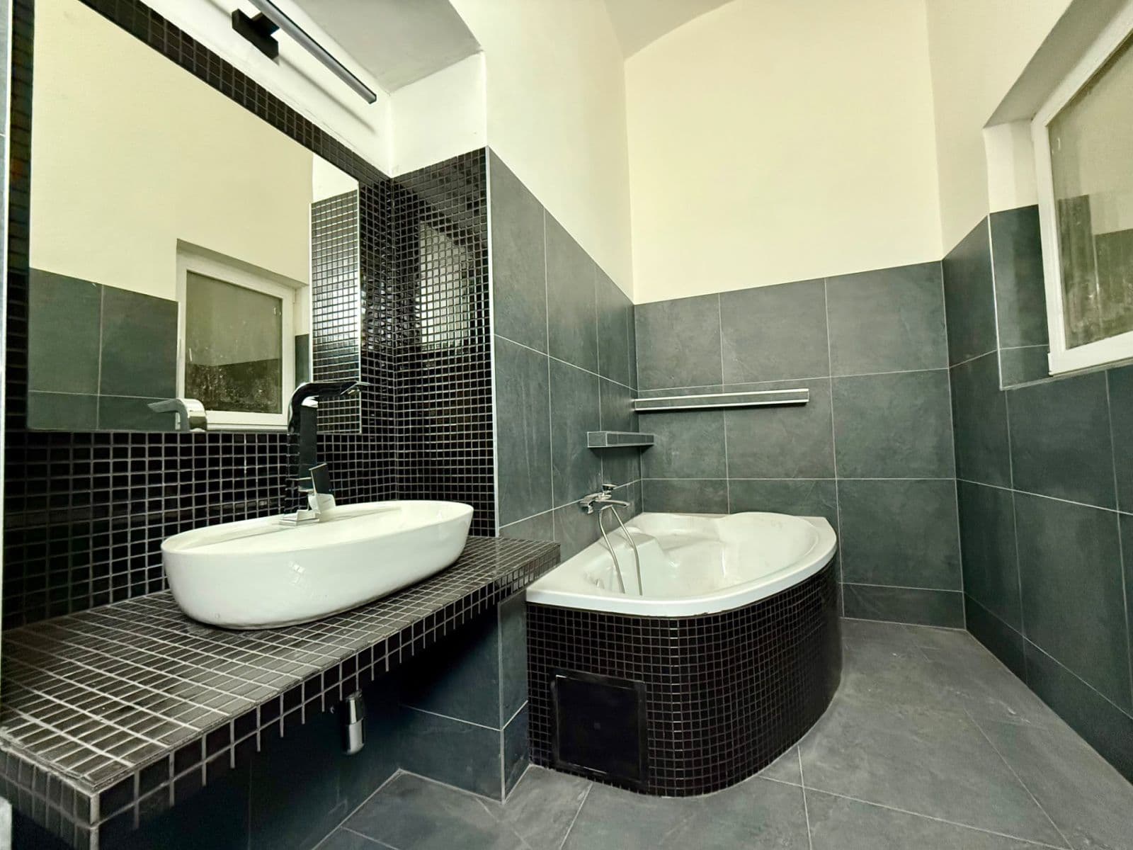 Prenájom bytu 5-izbový 166 m², Zámecká, Ostrava, Moravskoslezský kraj Prenájom bytu 5-izbový 166 m², Zámecká, Ostrava, Moravskoslezský kraj