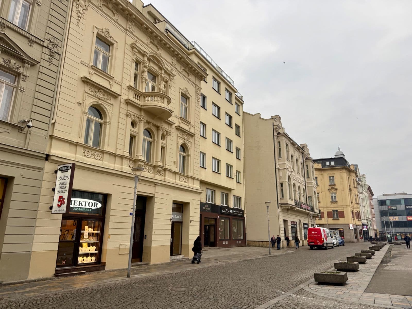 Prenájom bytu 5-izbový 166 m², Zámecká, Ostrava, Moravskoslezský kraj Prenájom bytu 5-izbový 166 m², Zámecká, Ostrava, Moravskoslezský kraj