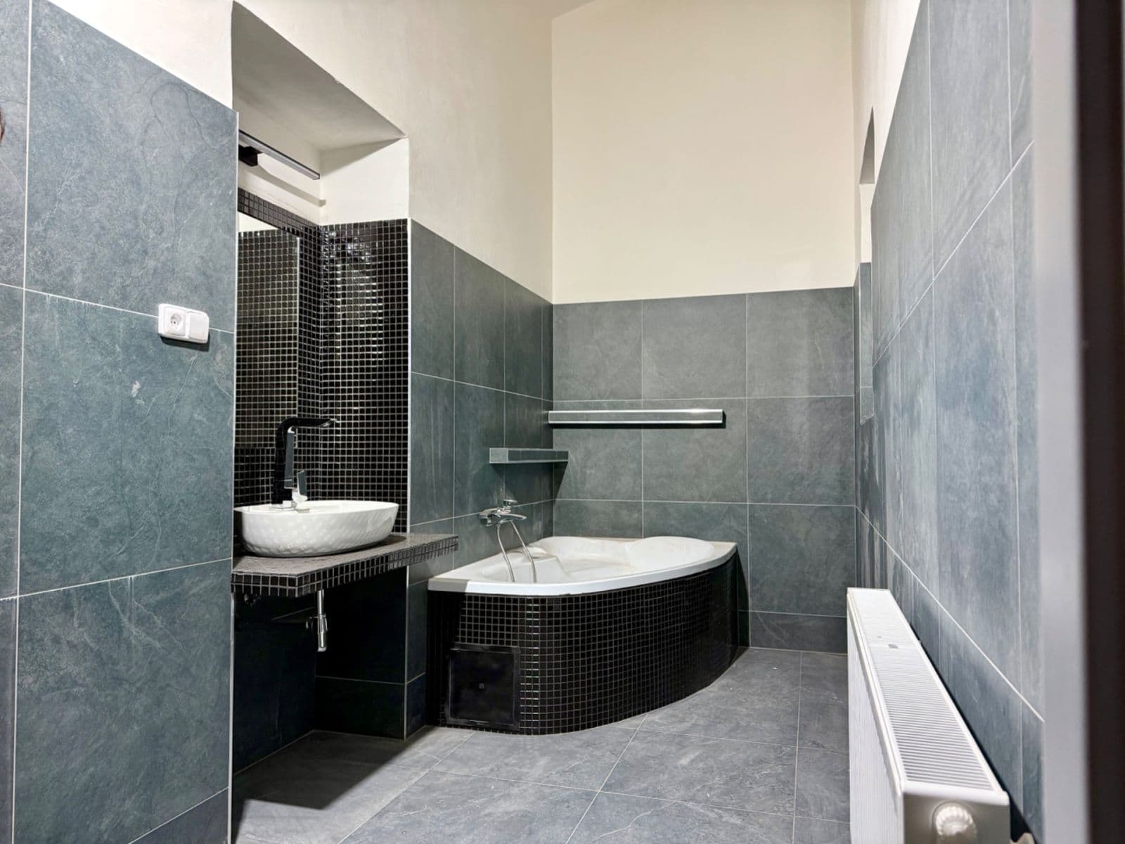 Prenájom bytu 5-izbový 166 m², Zámecká, Ostrava, Moravskoslezský kraj Prenájom bytu 5-izbový 166 m², Zámecká, Ostrava, Moravskoslezský kraj