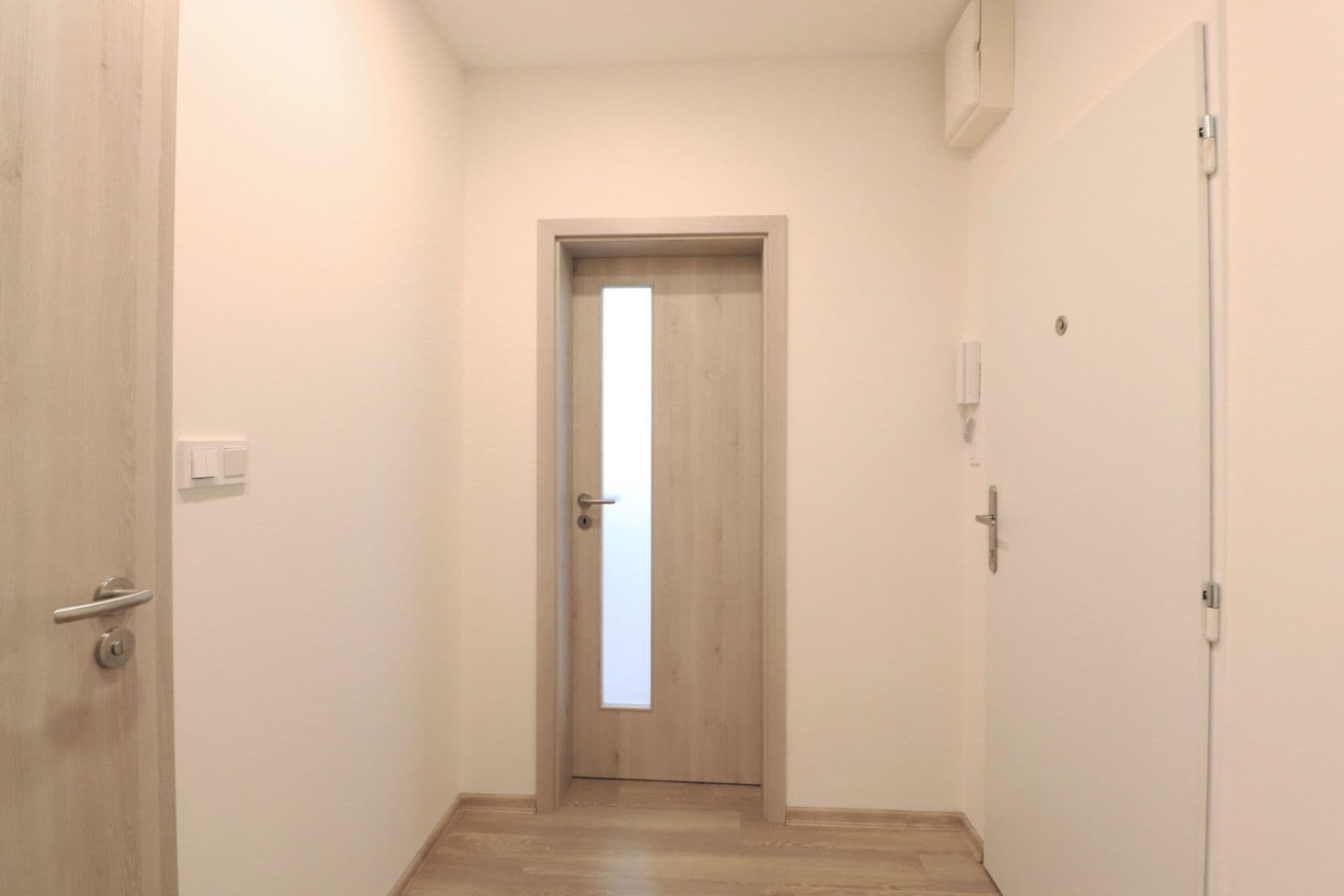 Prenájom bytu 2-izbový 37 m², Topolová, Praha, Praha Prenájom bytu 2-izbový 37 m², Topolová, Praha, Praha