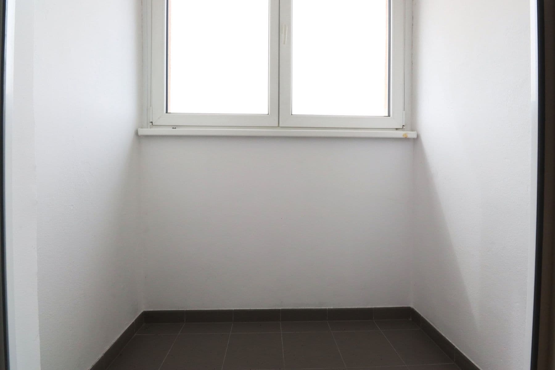 Prenájom bytu 2-izbový 37 m², Topolová, Praha, Praha Prenájom bytu 2-izbový 37 m², Topolová, Praha, Praha