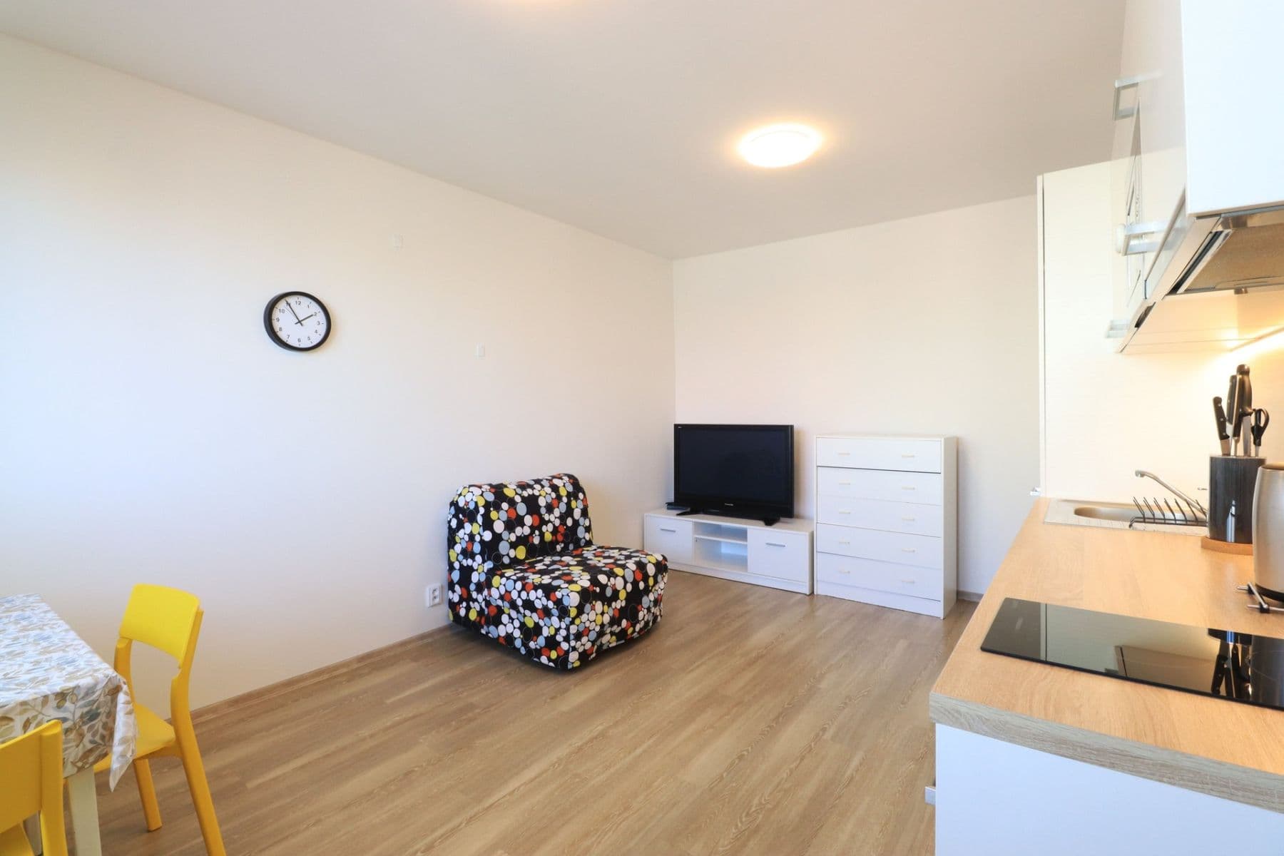 Prenájom bytu 2-izbový 37 m², Topolová, Praha, Praha Prenájom bytu 2-izbový 37 m², Topolová, Praha, Praha