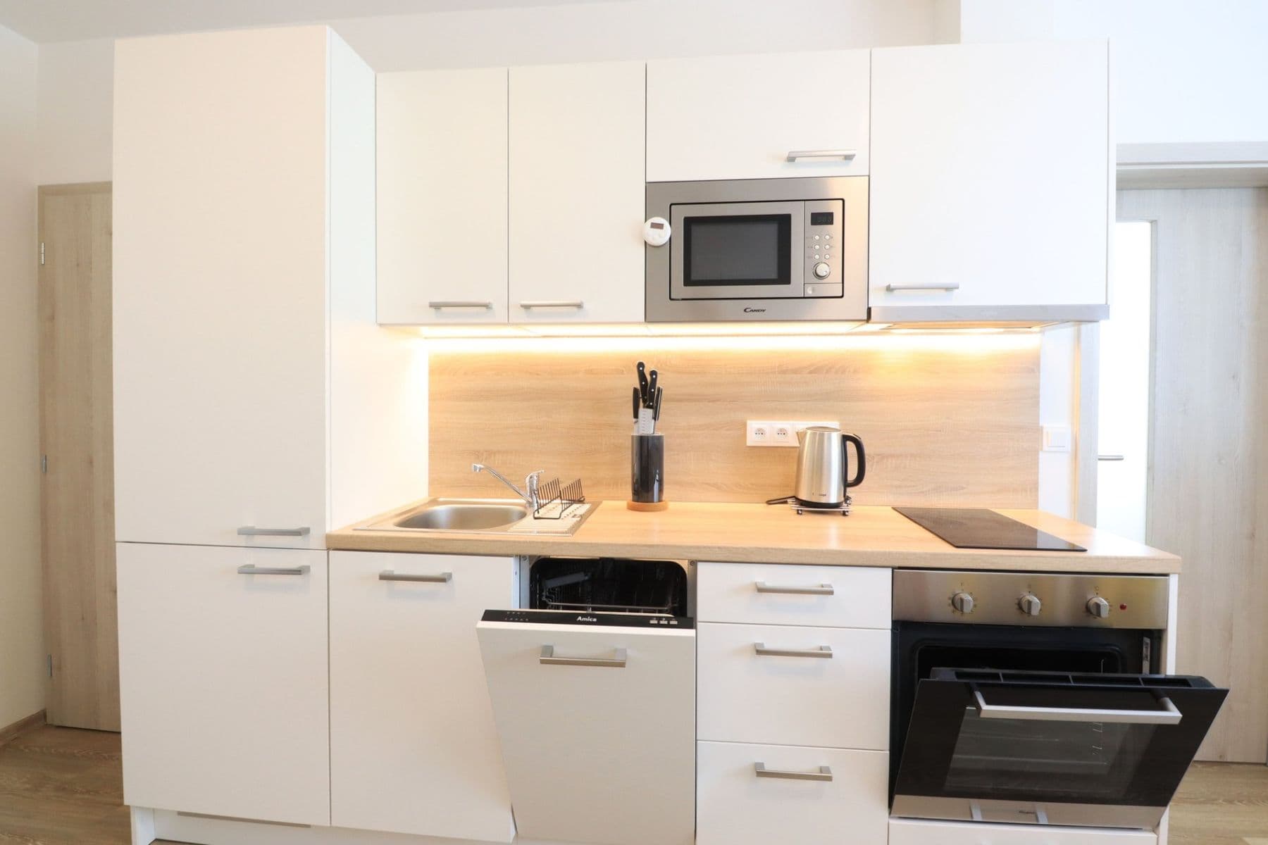 Prenájom bytu 2-izbový 37 m², Topolová, Praha, Praha Prenájom bytu 2-izbový 37 m², Topolová, Praha, Praha