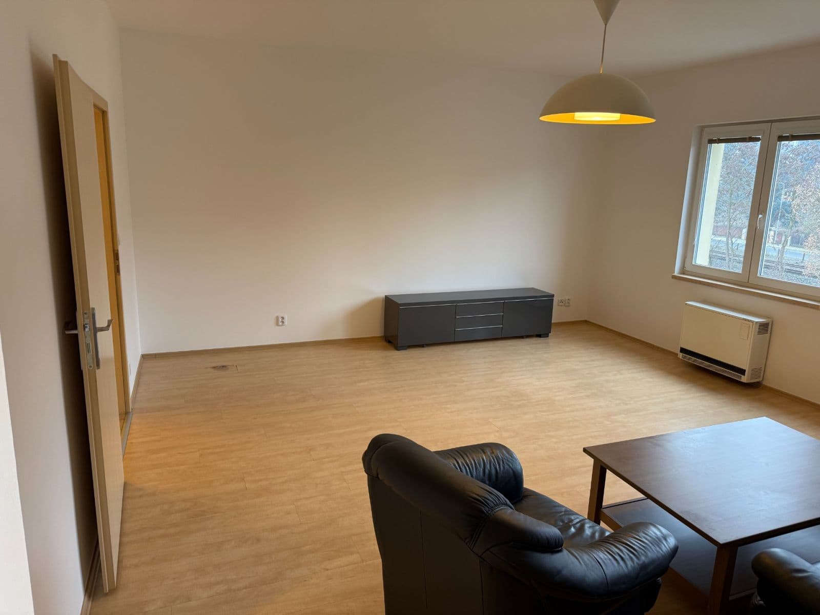 Prenájom bytu 2-izbový 65 m², Zdeňka Lhoty, Černošice, Středočeský kraj Prenájom bytu 2-izbový 65 m², Zdeňka Lhoty, Černošice, Středočeský kraj