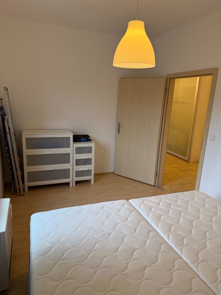 Prenájom bytu 2-izbový 65 m², Zdeňka Lhoty, Černošice, Středočeský kraj Prenájom bytu 2-izbový 65 m², Zdeňka Lhoty, Černošice, Středočeský kraj