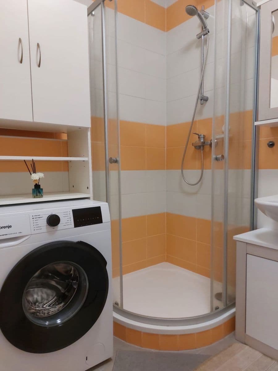 Prenájom bytu 1-izbový 39 m², Na Vackově, Praha, Praha Prenájom bytu 1-izbový 39 m², Na Vackově, Praha, Praha