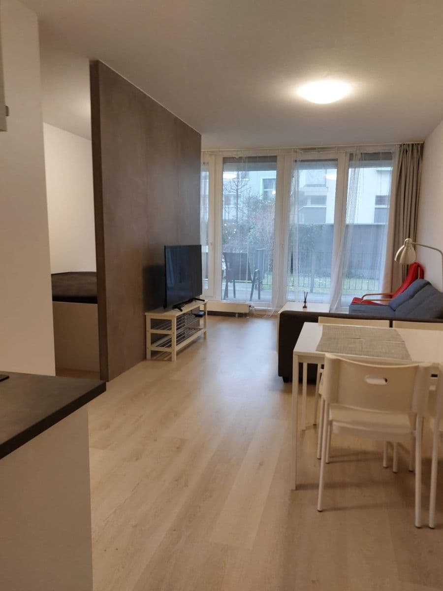 Prenájom bytu 1-izbový 39 m², Na Vackově, Praha, Praha Prenájom bytu 1-izbový 39 m², Na Vackově, Praha, Praha