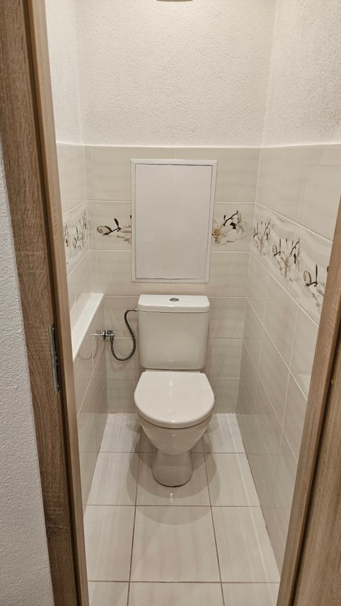 Prenájom bytu 2-izbový 48 m², Helenská, Považská Bystrica, Trenčiansky kraj Prenájom bytu 2-izbový 48 m², Helenská, Považská Bystrica, Trenčiansky kraj