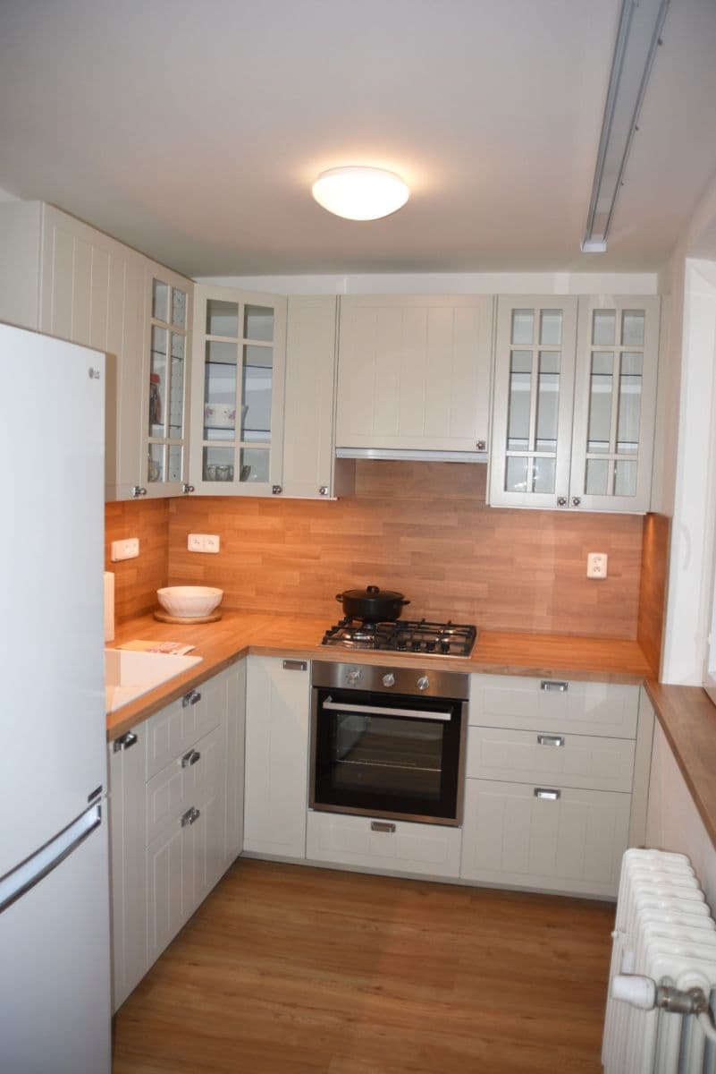 Prenájom bytu 4-izbový 75 m², Nad Olšinami, Praha, Praha Prenájom bytu 4-izbový 75 m², Nad Olšinami, Praha, Praha