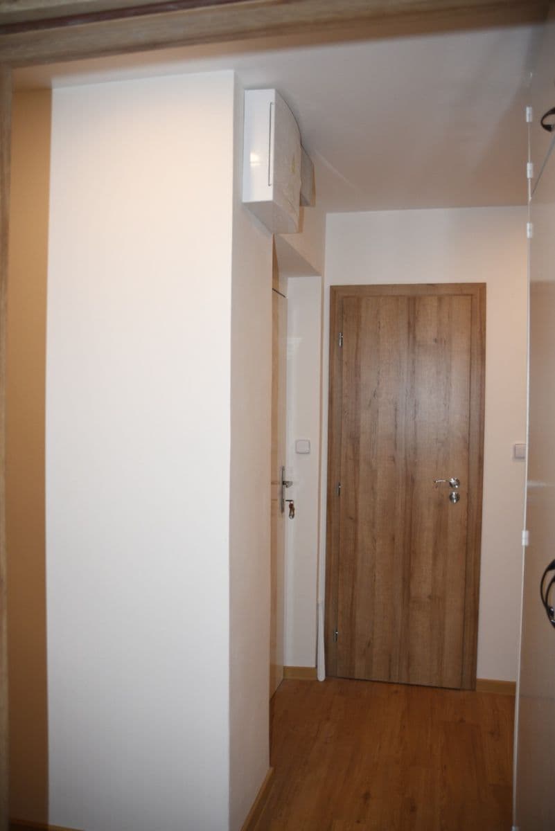 Prenájom bytu 4-izbový 75 m², Nad Olšinami, Praha, Praha Prenájom bytu 4-izbový 75 m², Nad Olšinami, Praha, Praha