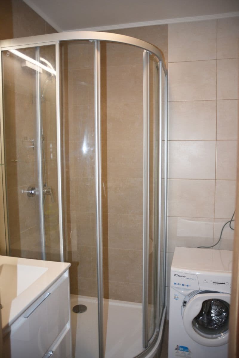 Prenájom bytu 4-izbový 75 m², Nad Olšinami, Praha, Praha Prenájom bytu 4-izbový 75 m², Nad Olšinami, Praha, Praha