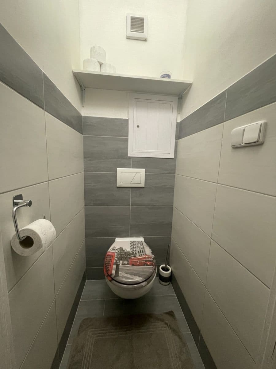 Prenájom bytu 2-izbový 59 m², Gen. Píky, Ostrava, Moravskoslezský kraj Prenájom bytu 2-izbový 59 m², Gen. Píky, Ostrava, Moravskoslezský kraj