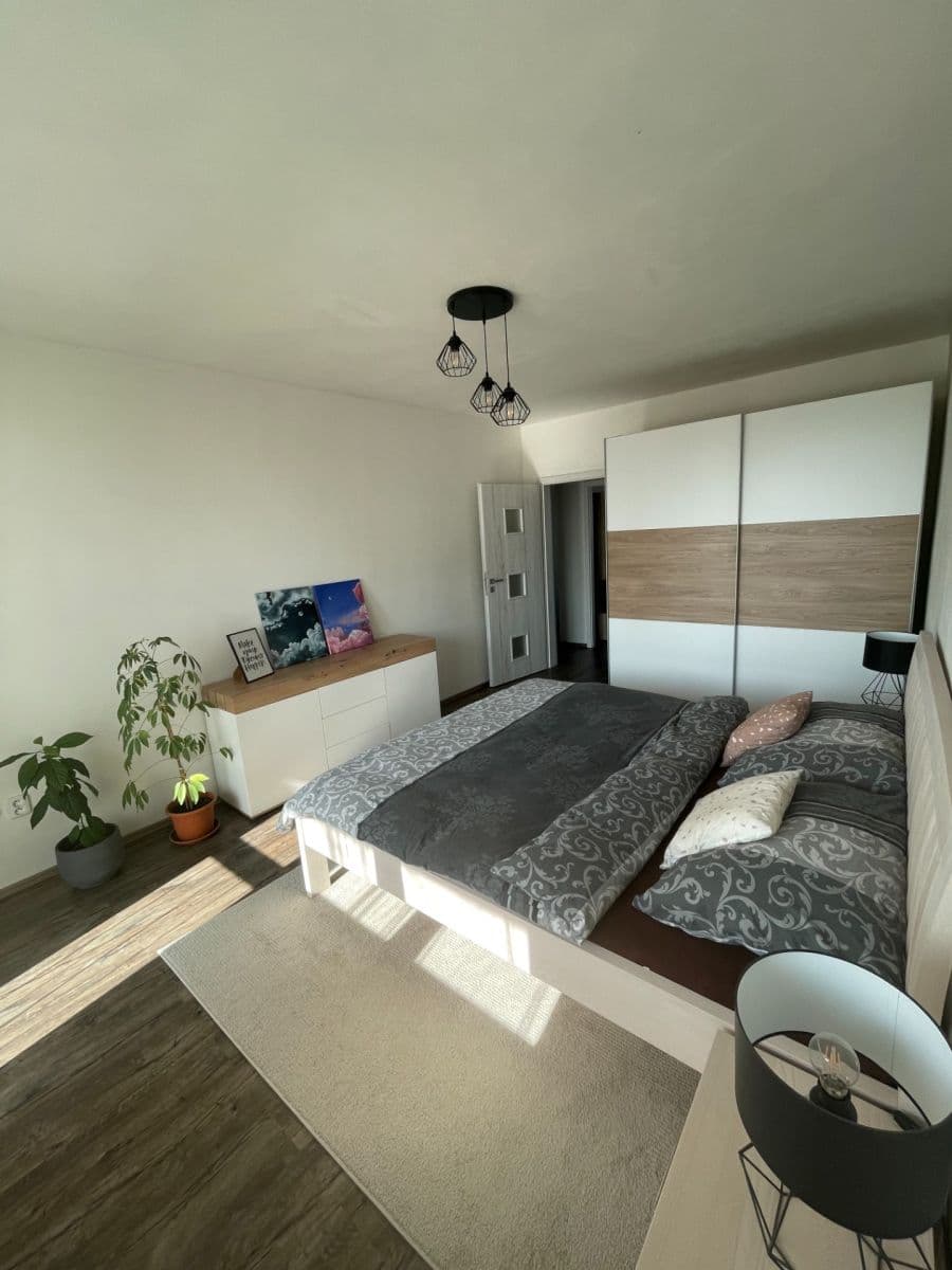 Prenájom bytu 2-izbový 59 m², Gen. Píky, Ostrava, Moravskoslezský kraj Prenájom bytu 2-izbový 59 m², Gen. Píky, Ostrava, Moravskoslezský kraj