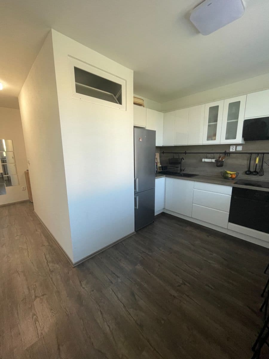 Prenájom bytu 2-izbový 59 m², Gen. Píky, Ostrava, Moravskoslezský kraj Prenájom bytu 2-izbový 59 m², Gen. Píky, Ostrava, Moravskoslezský kraj