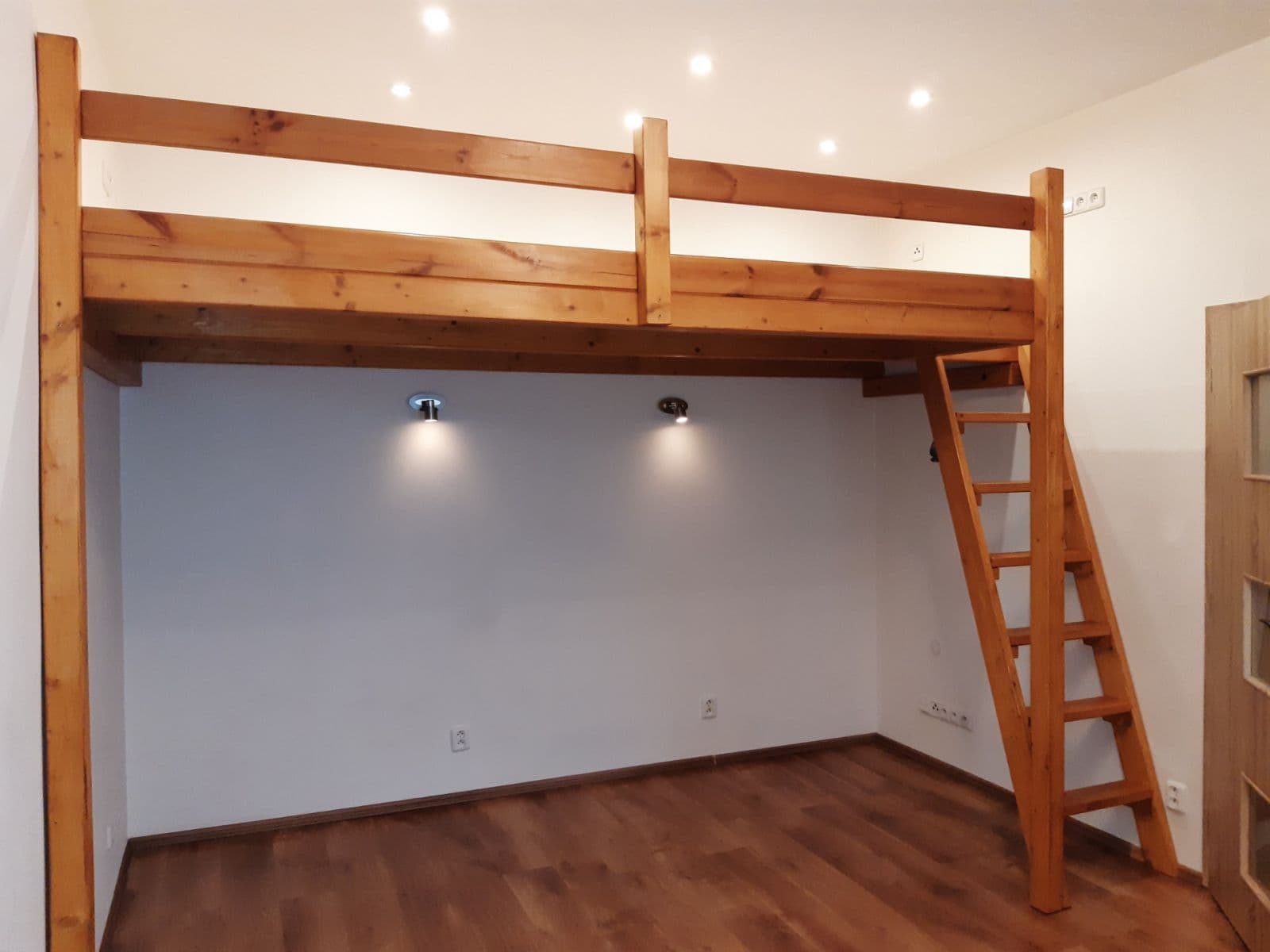 Prenájom bytu 1-izbový 28 m², Plzeňská, Králův Dvůr, Středočeský kraj Prenájom bytu 1-izbový 28 m², Plzeňská, Králův Dvůr, Středočeský kraj