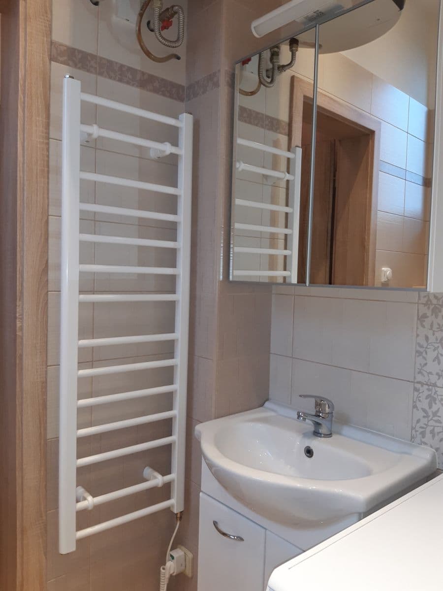 Prenájom bytu 1-izbový 28 m², Plzeňská, Králův Dvůr, Středočeský kraj Prenájom bytu 1-izbový 28 m², Plzeňská, Králův Dvůr, Středočeský kraj