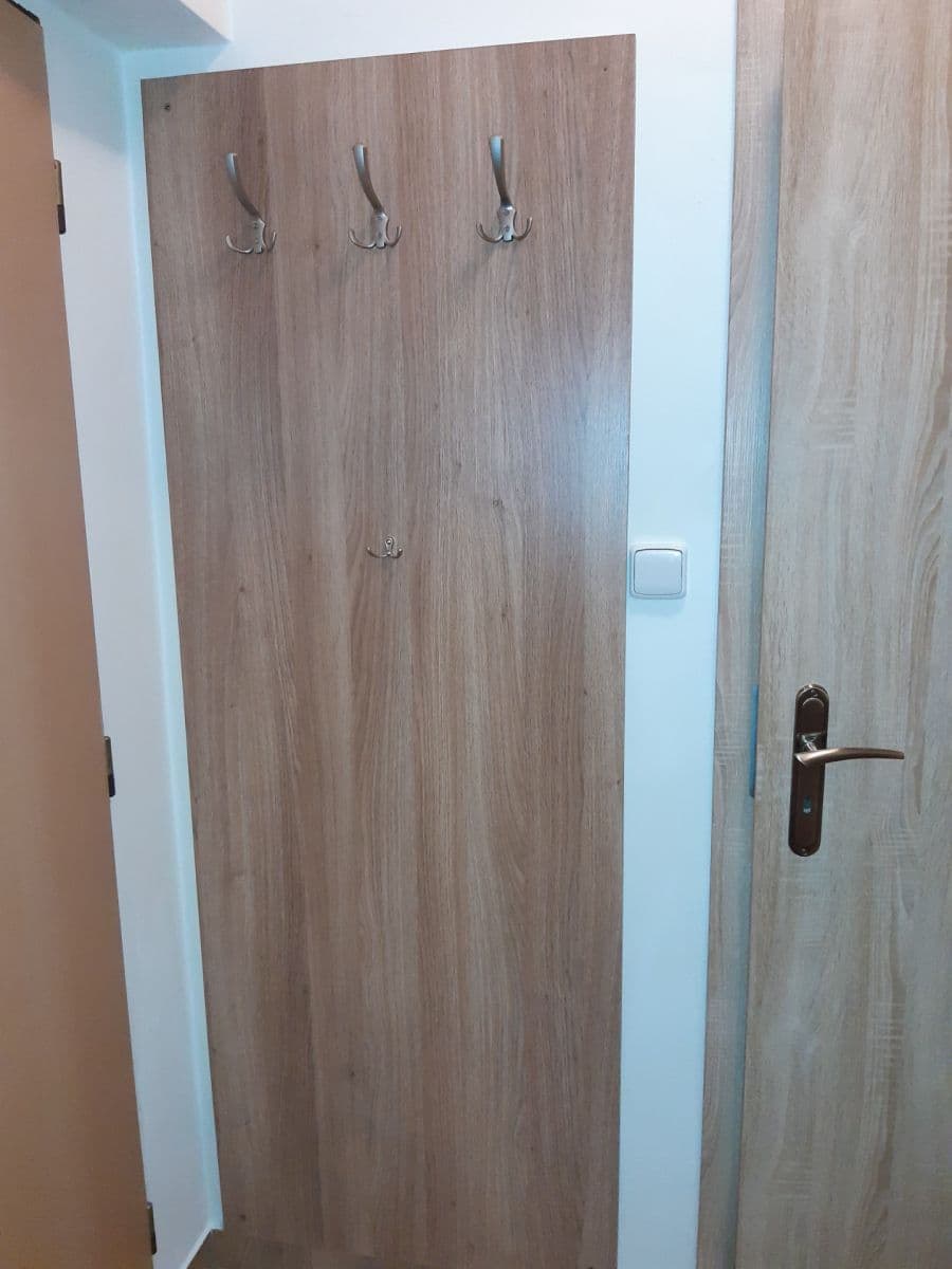 Prenájom bytu 1-izbový 28 m², Plzeňská, Králův Dvůr, Středočeský kraj Prenájom bytu 1-izbový 28 m², Plzeňská, Králův Dvůr, Středočeský kraj