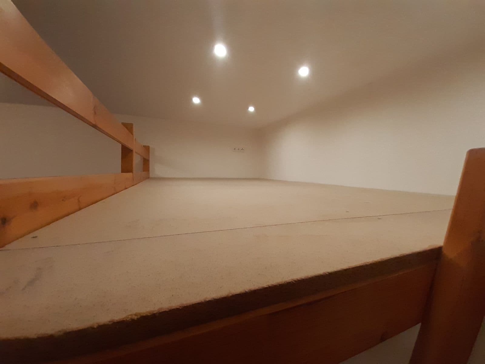 Prenájom bytu 1-izbový 28 m², Plzeňská, Králův Dvůr, Středočeský kraj Prenájom bytu 1-izbový 28 m², Plzeňská, Králův Dvůr, Středočeský kraj