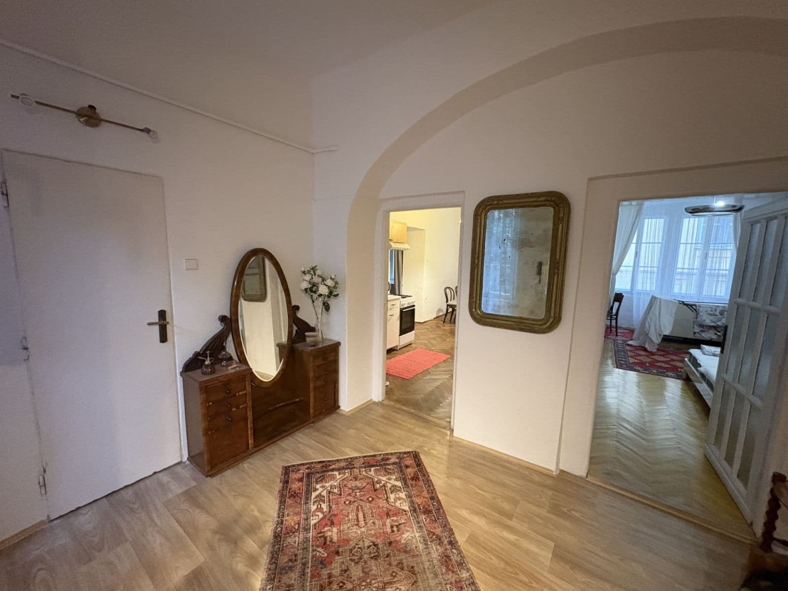 Prenájom bytu 2-izbový 105 m², Anenská, Praha, Praha Prenájom bytu 2-izbový 105 m², Anenská, Praha, Praha