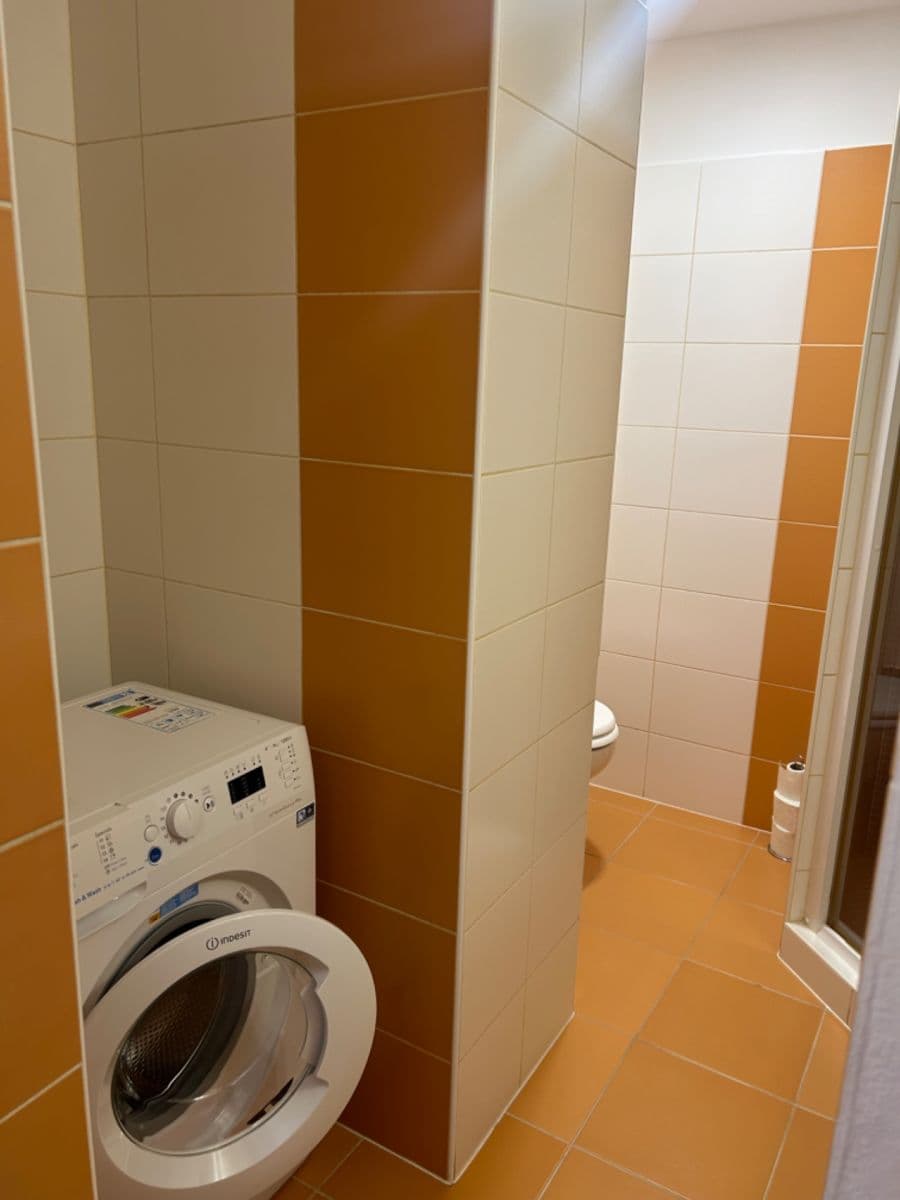 Prenájom bytu 2-izbový 65 m², V křovinách, Olomouc, Olomoucký kraj Prenájom bytu 2-izbový 65 m², V křovinách, Olomouc, Olomoucký kraj