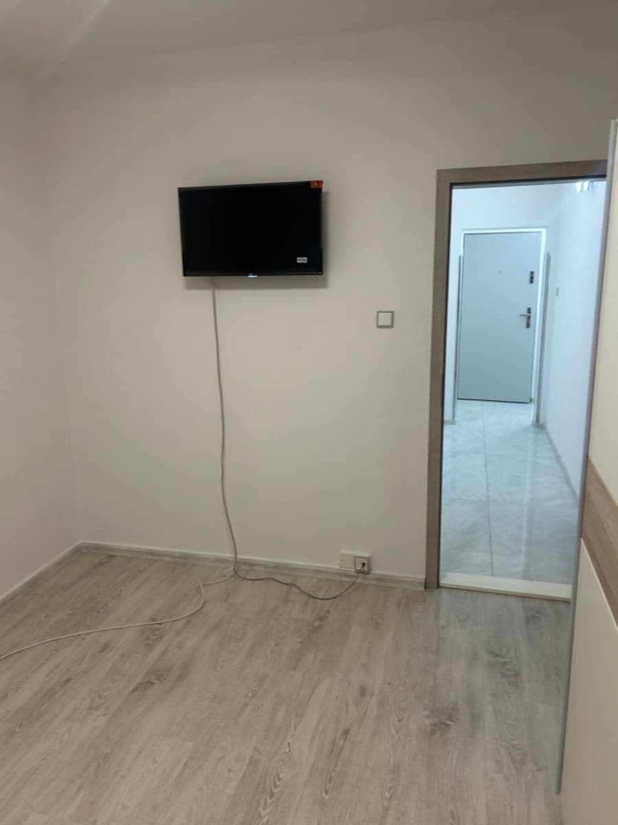 Prenájom bytu 2-izbový 65 m², V křovinách, Olomouc, Olomoucký kraj Prenájom bytu 2-izbový 65 m², V křovinách, Olomouc, Olomoucký kraj