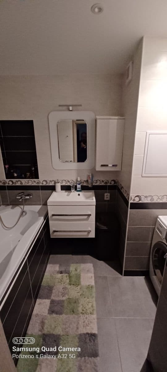 Prenájom bytu 3-izbový 83 m², Píškova, Praha, Praha Prenájom bytu 3-izbový 83 m², Píškova, Praha, Praha