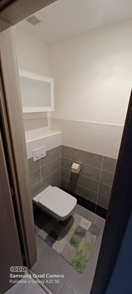 Prenájom bytu 3-izbový 83 m², Píškova, Praha, Praha Prenájom bytu 3-izbový 83 m², Píškova, Praha, Praha